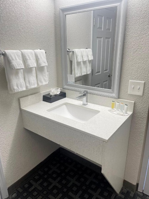 Days Inn & Suites by Wyndham Spokane - image 37