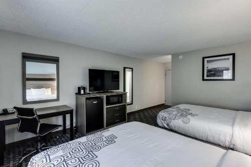 Days Inn & Suites by Wyndham Spokane - image 8