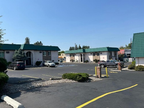 Apple Tree Inn - image 11