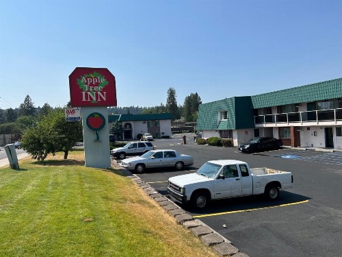 Apple Tree Inn - image 12