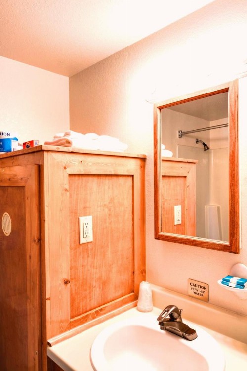 Turning Leaf Furnished Townhomes - image 9