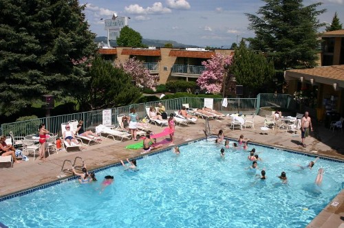 Mirabeau Park Hotel - image 20