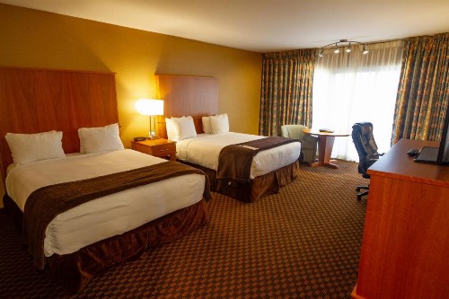 Mirabeau Park Hotel - image 26