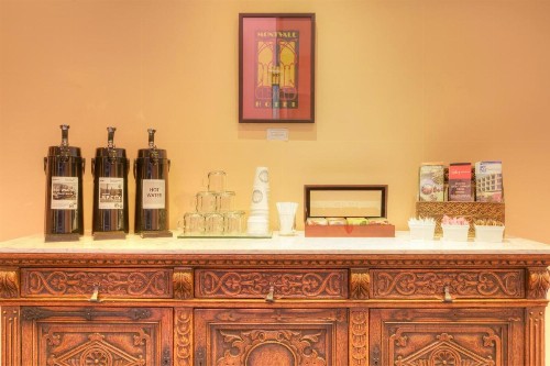 Montvale Hotel - image 26