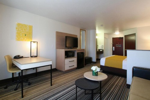 Oxford Suites Spokane Valley - image 12