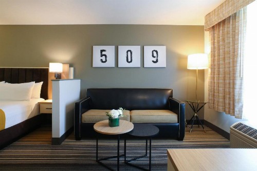 Oxford Suites Spokane Valley - image 13