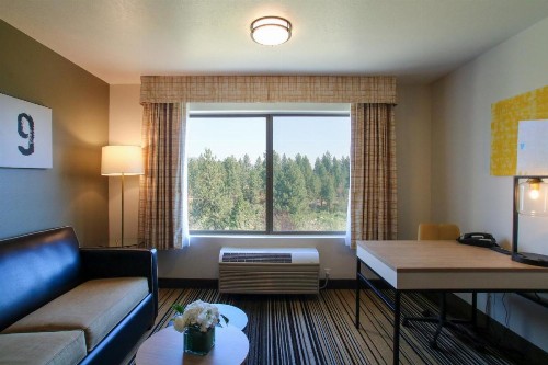 Oxford Suites Spokane Valley - image 15