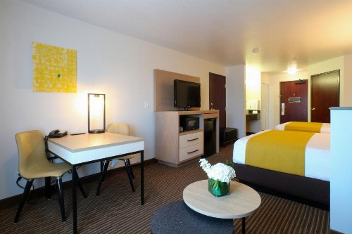 Oxford Suites Spokane Valley - image 16