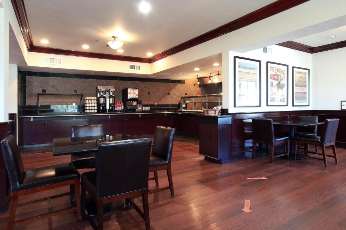 Oxford Suites Spokane Valley - image 7