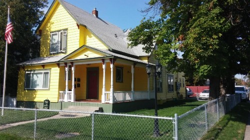 Maple Leaf Manor Furnished Apartments