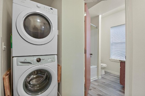 Maple Leaf Manor Furnished Apartments - image 19