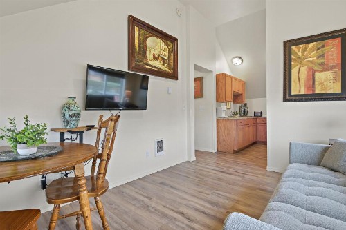 Maple Leaf Manor Furnished Apartments - image 26