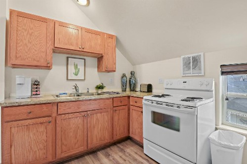 Maple Leaf Manor Furnished Apartments - image 29