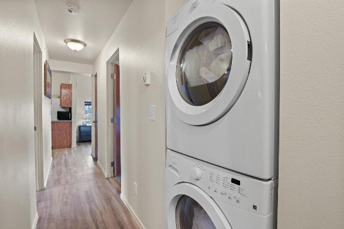 Maple Leaf Manor Furnished Apartments - image 35