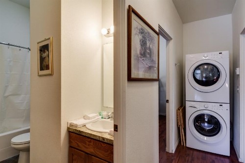 Maple Leaf Manor Furnished Apartments - image 6