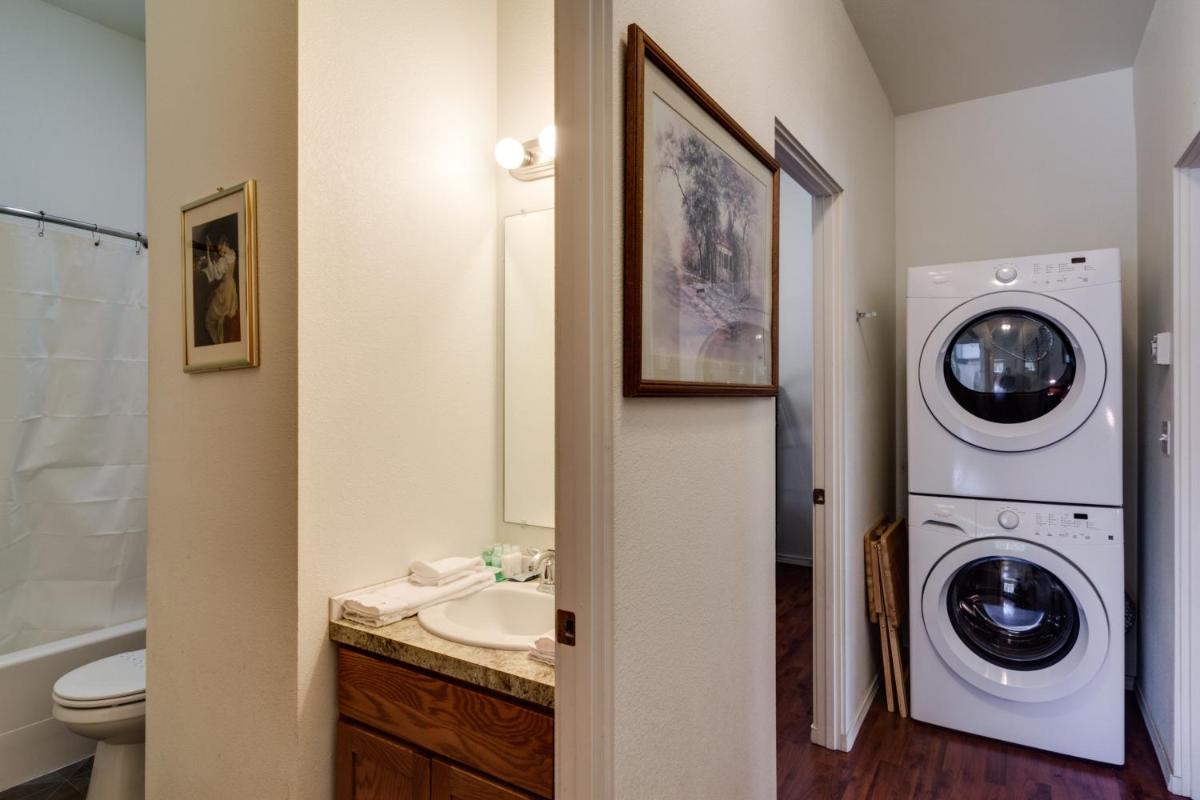 Maple Leaf Manor Furnished Apartments - image 6