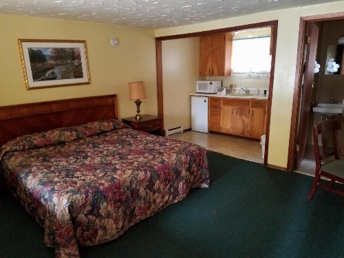 Cedar Village Motel & Rv - image 3