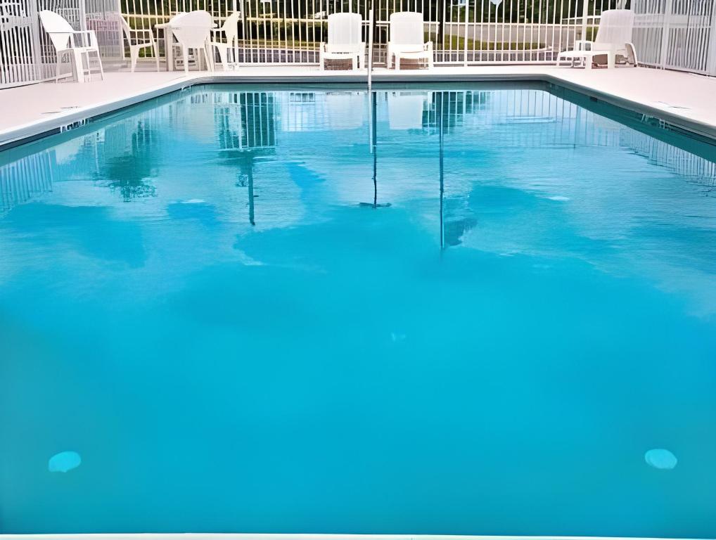 Holiday Inn Express Hotel & Suites Brooksville West - image 5