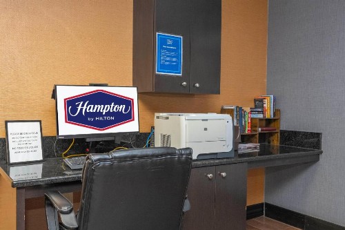 Hampton Inn by Hilton Spring Hill - image 16