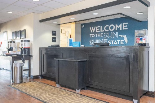 Hampton Inn by Hilton Spring Hill - image 26