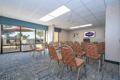Hampton Inn by Hilton Spring Hill - image 36
