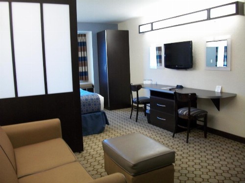 Microtel Inn & Suites by Wyndham Spring Hill/Weeki Wachee - image 9