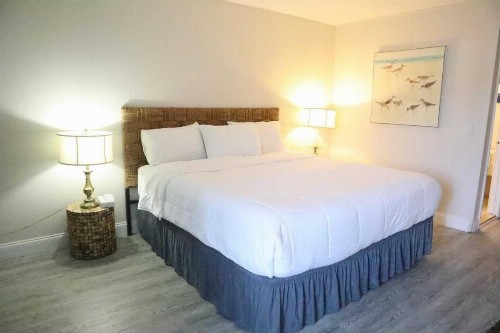 Doolan's Shore Club - image 12