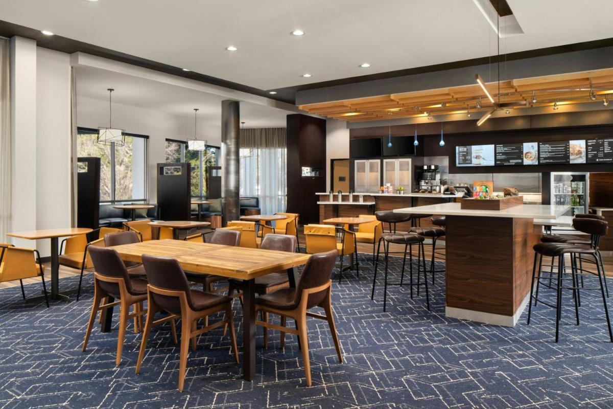 Courtyard by Marriott Fayetteville Fort Bragg/Spring Lake - image 3