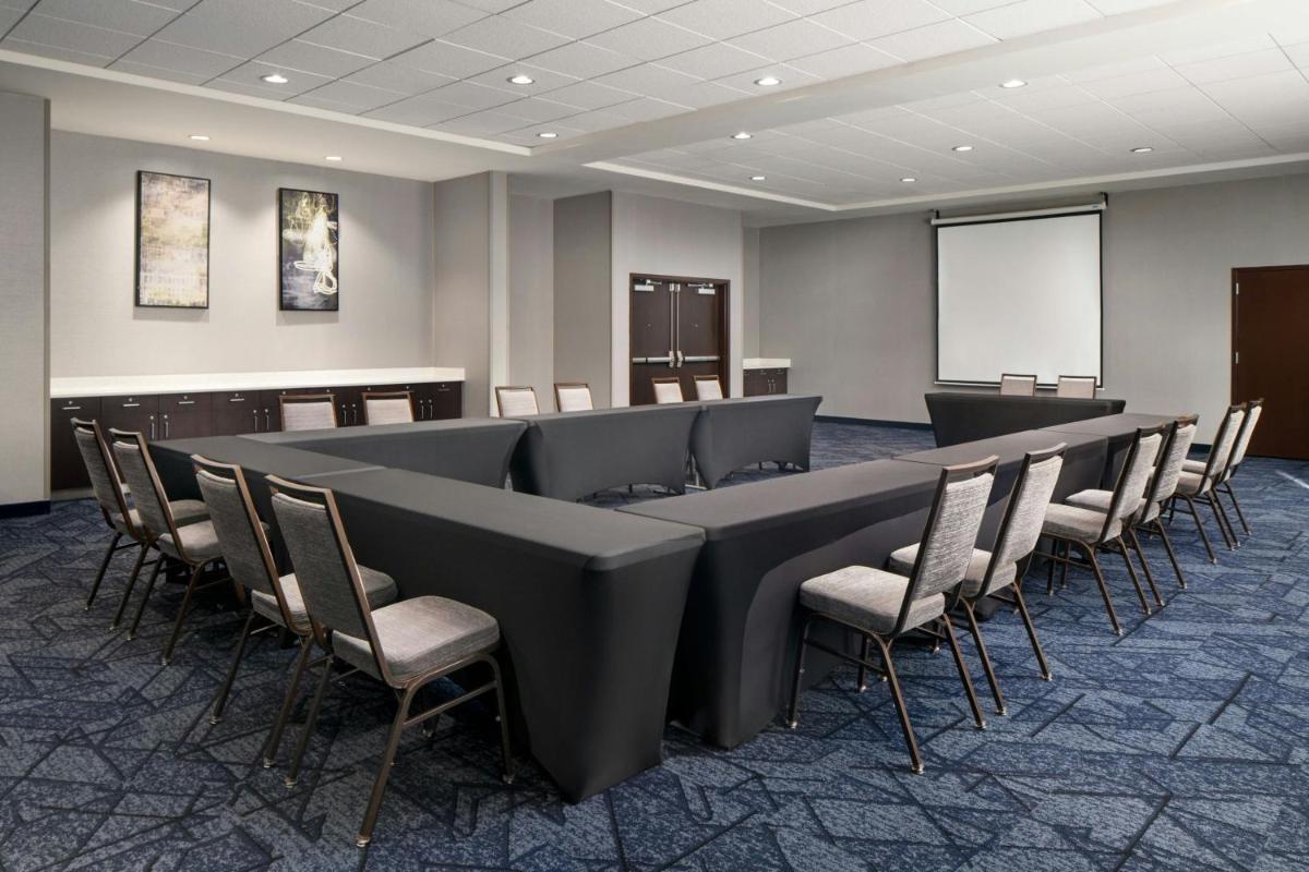 Courtyard by Marriott Fayetteville Fort Bragg/Spring Lake - image 4