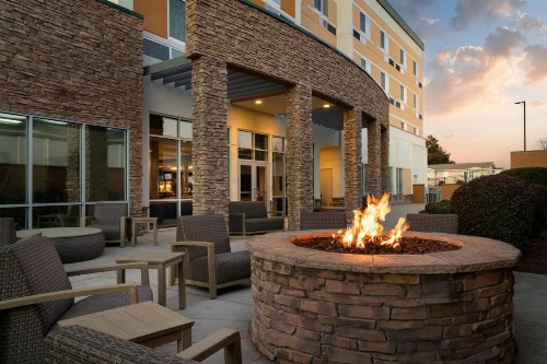 Courtyard by Marriott Fayetteville Fort Bragg/Spring Lake - image 6