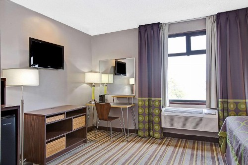 Super 8 by Wyndham Jamaica North Conduit - image 5