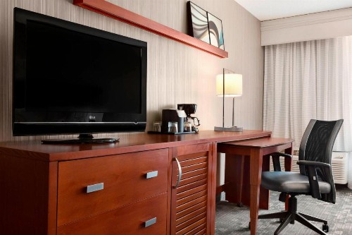 Courtyard by Marriott Springfield - image 12