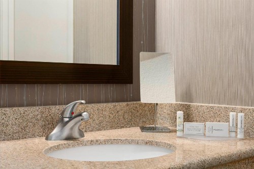 Courtyard by Marriott Springfield - image 15