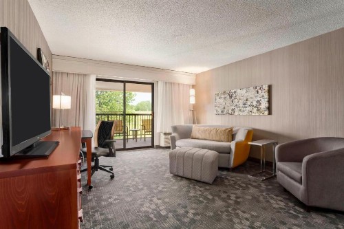 Courtyard by Marriott Springfield - image 17
