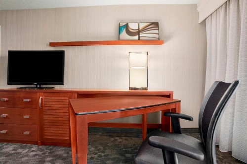 Courtyard by Marriott Springfield - image 18