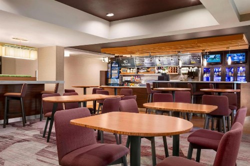 Courtyard by Marriott Springfield - image 25