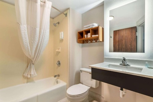 Wingate by Wyndham Springfield - image 23