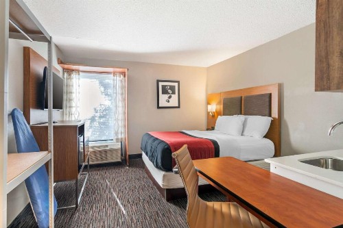 Wingate by Wyndham Springfield - image 25