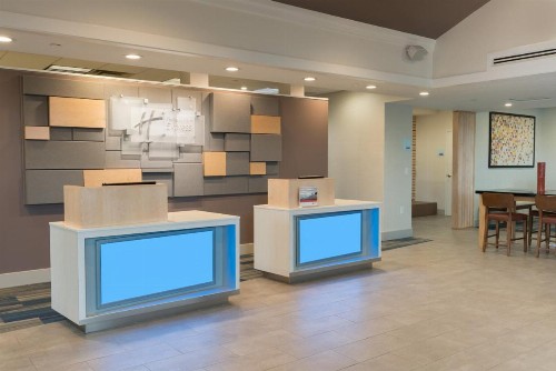Holiday Inn Express & Suites Springfield an IHG Hotel - image 11