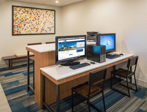 Holiday Inn Express & Suites Springfield an IHG Hotel - image 12