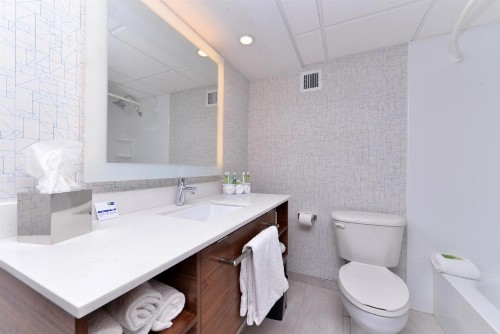 Holiday Inn Express & Suites Springfield an IHG Hotel - image 18