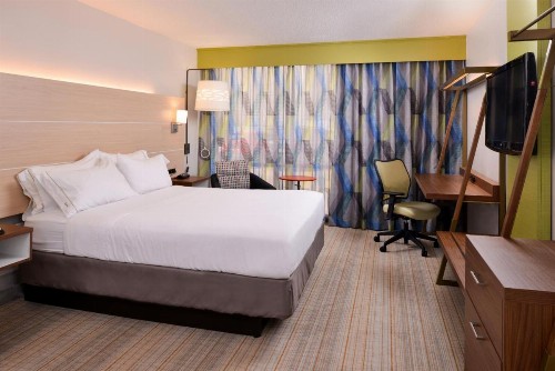 Holiday Inn Express & Suites Springfield an IHG Hotel - image 23