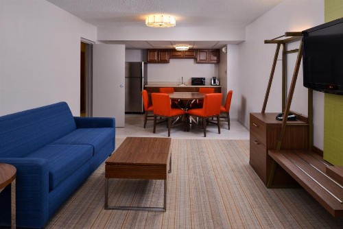 Holiday Inn Express & Suites Springfield an IHG Hotel - image 27