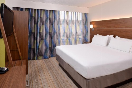 Holiday Inn Express & Suites Springfield an IHG Hotel - image 29