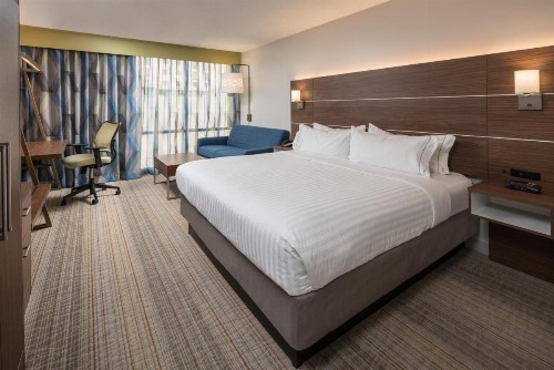 Holiday Inn Express & Suites Springfield an IHG Hotel - image 43