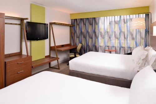 Holiday Inn Express & Suites Springfield an IHG Hotel - image 9