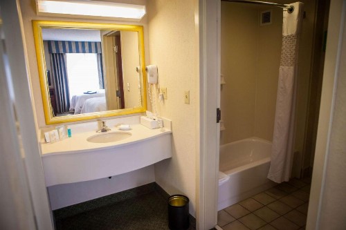 Hampton Inn & Suites Springfield SW - image 11