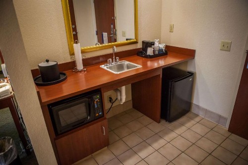 Hampton Inn & Suites Springfield SW - image 14