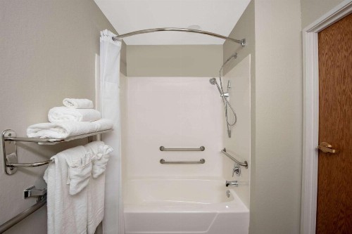 Microtel Inn & Suites by Wyndham Springfield - image 42