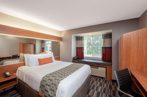 Microtel Inn & Suites by Wyndham Springfield - image 45